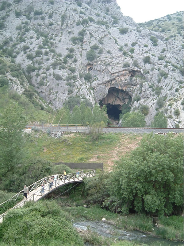 Resultado de imagen de fotos de LAS PASARELAS DE LA CUEVA DEL GATO